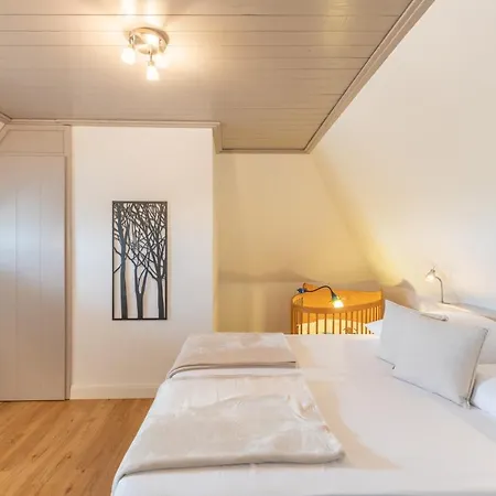 Reethus Koldenbuettel * Hollbullhuus